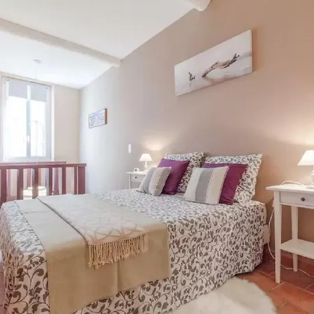아파트 2 Bedrooms 2 Bathrooms In Old