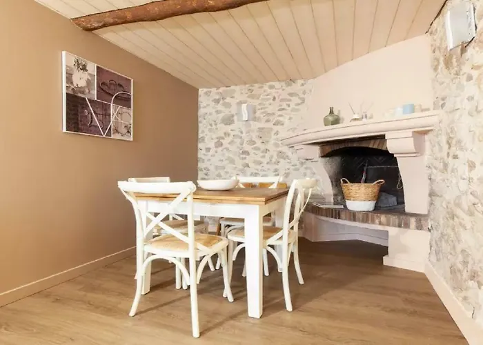 2 Bedrooms 2 Bathrooms In Old Appartamento