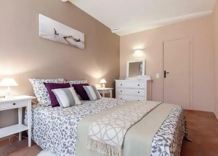 2 Bedrooms 2 Bathrooms In Old Appartamento *